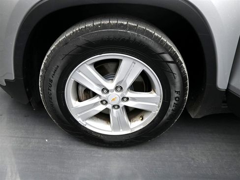 Used 2020 Chevrolet Trax LS w/ Tint and Cruise Package image 18