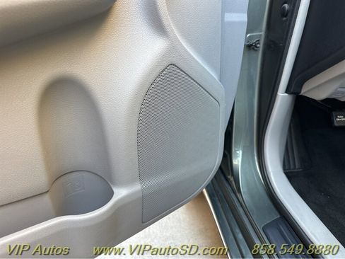 Used 2012 Toyota Camry LE image 34