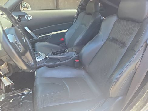 Used 2006 Nissan 350Z Touring w/ (N93) Cargo Convenience Pkg RWD image 12