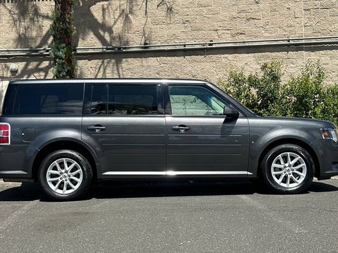 Certified 2019 Ford Flex SE FWD image 2