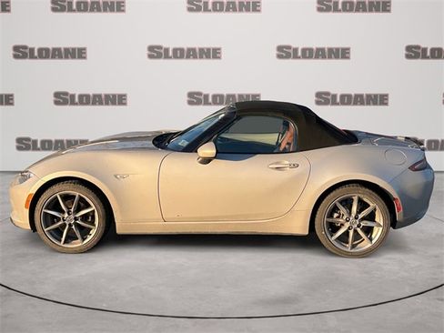 Used 2022 MAZDA MX-5 Miata Grand Touring image 2