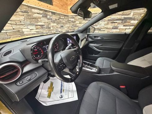 Used 2024 Chevrolet Trax RS w/ Driver Confidence Package FWD image 12