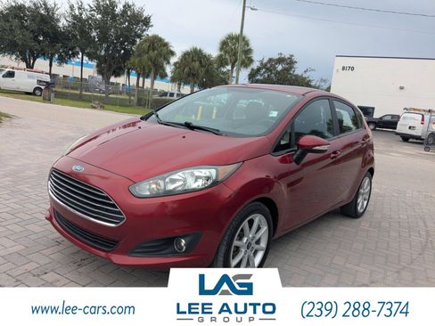 Used 2015 Ford Fiesta SE w/ Equipment Group 201A image 6