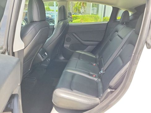 Used 2021 Tesla Model Y 2WD image 8