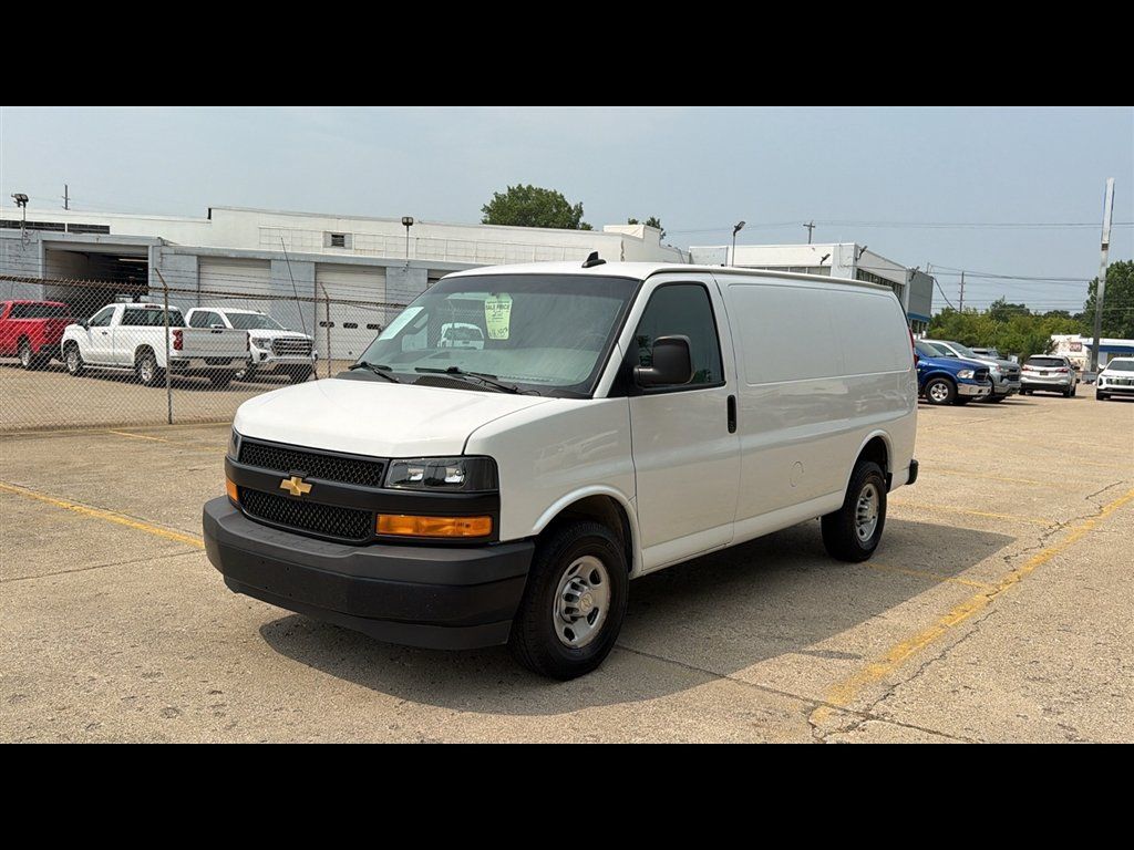Used 2021 Chevrolet Express 2500 w/ Driver Convenience Package RWD image 2