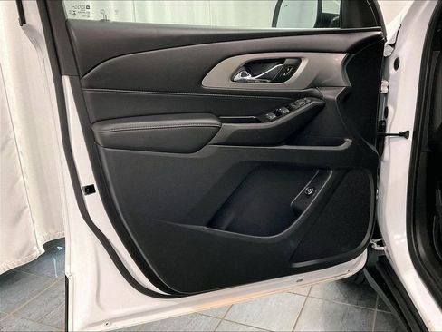 Used 2023 Chevrolet Traverse LT w/ LPO, Floor Liner Package AWD/4WD image 9