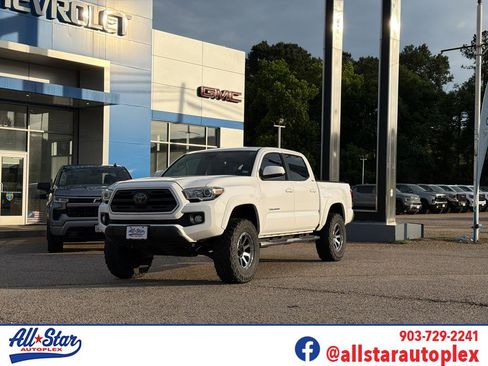 Used 2018 Toyota Tacoma SR5 AWD/4WD image 1