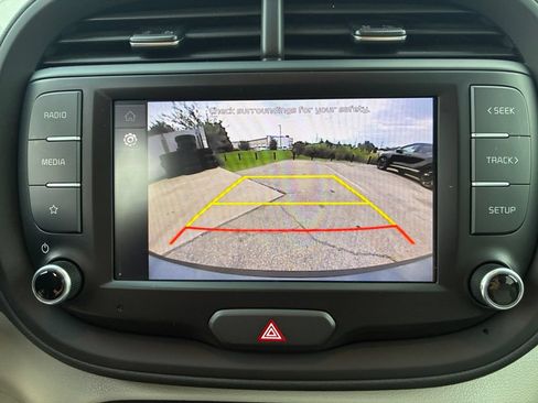 Used 2023 Kia Soul LX FWD image 16