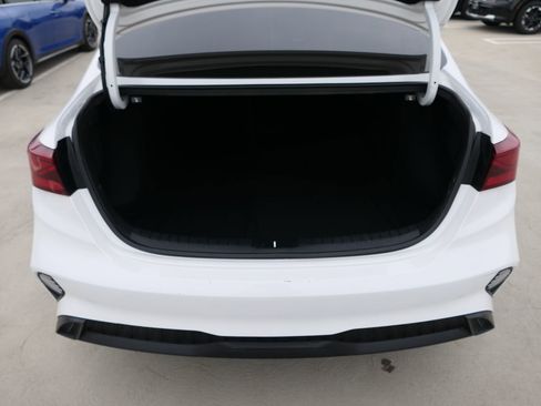 Used 2023 Kia Forte LXS image 27