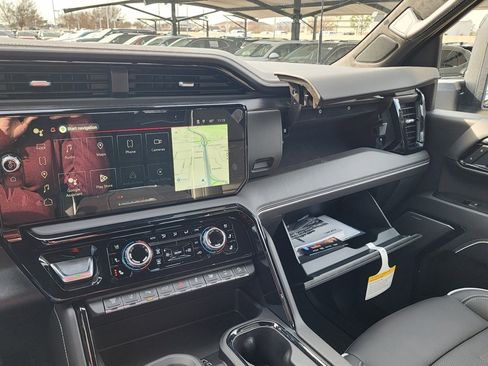 New 2026 GMC Sierra 2500 AT4X w/ LPO, Black Badging Package image 38