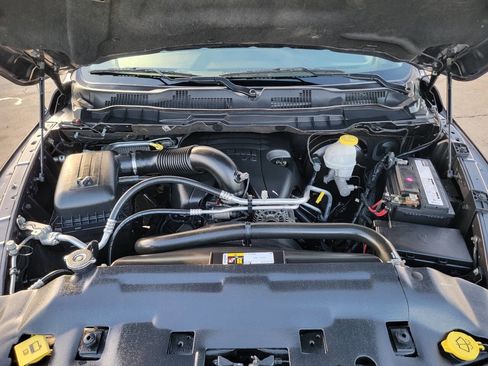 Used 2018 RAM 1500 ST w/ SXT Appearance Group image 16