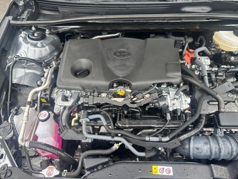 Used 2025 Toyota Camry SE w/ Convenience Package FWD image 21
