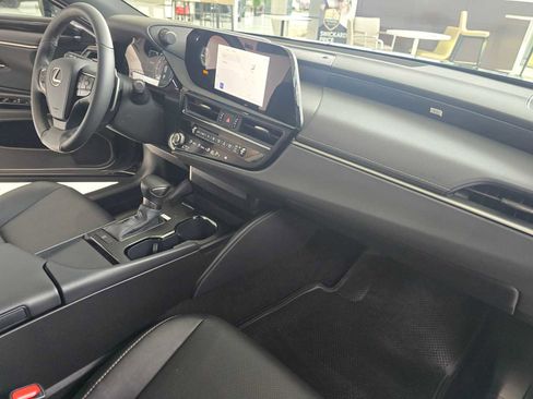 New 2025 Lexus ES 350 image 12