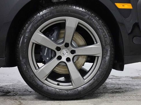 New 2026 Porsche Macan AWD/4WD image 12