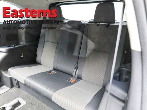 Used 2023 Toyota Highlander LE image 25