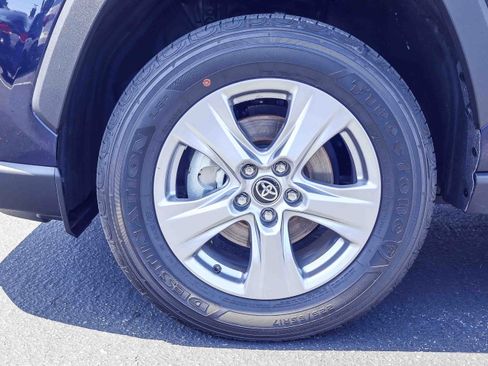 Used 2025 Toyota RAV4 XLE AWD/4WD image 15