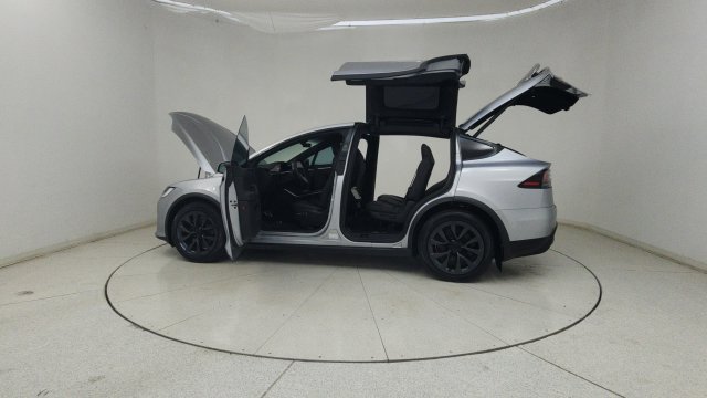 Used 2024 Tesla Model X AWD/4WD image 17