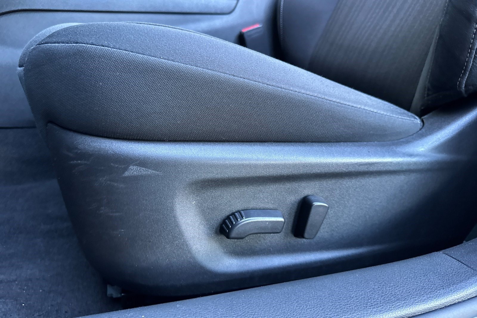 Used 2025 Nissan Altima 2.5 SV FWD image 15