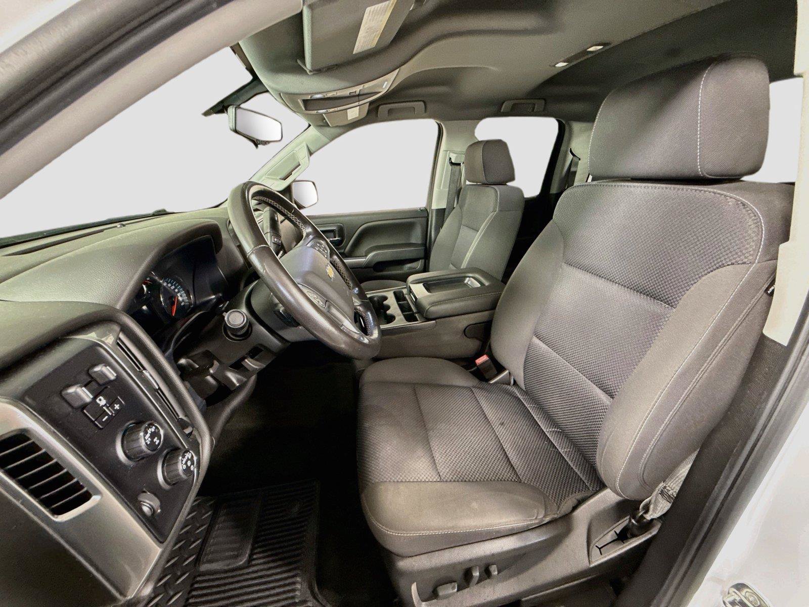 Used 2018 Chevrolet Silverado 1500 LT w/ All Star Edition AWD/4WD image 11