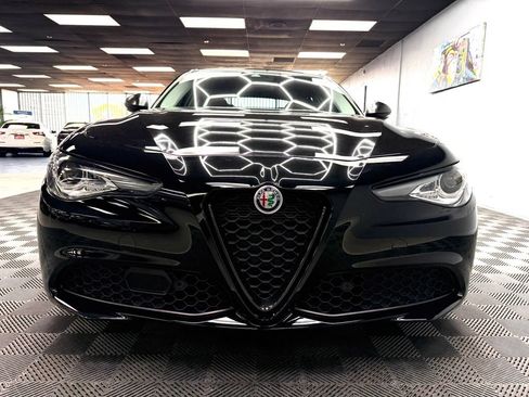 Used 2021 Alfa Romeo Giulia Sprint w/ Nero Edizione RWD image 3