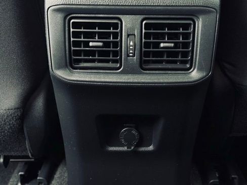 Used 2021 Toyota RAV4 LE image 20