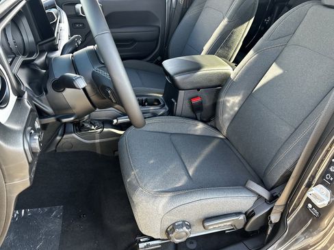 New 2026 Jeep Gladiator Sport image 17