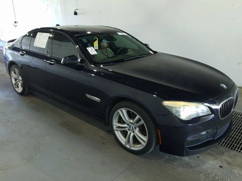 Used 2011 BMW 750i xDrive AWD/4WD image 3