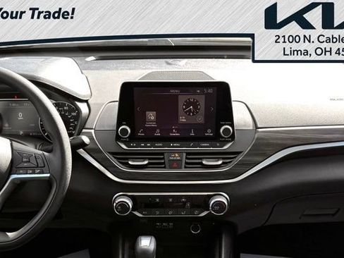 Used 2025 Nissan Altima 2.5 SV FWD image 9
