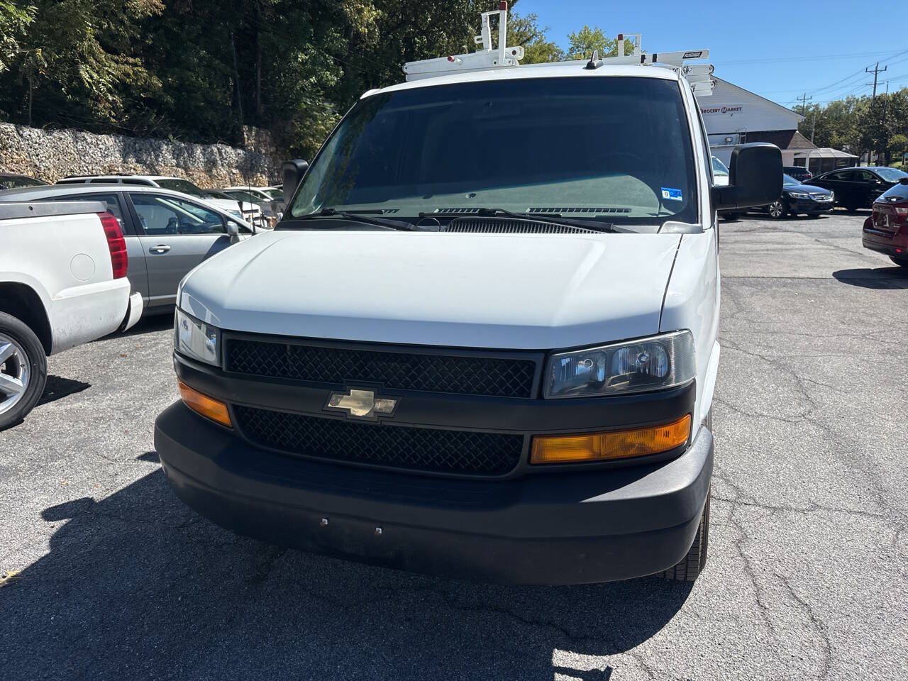 Used 2019 Chevrolet Express 2500 w/ Enhanced Convenience Package RWD image 2