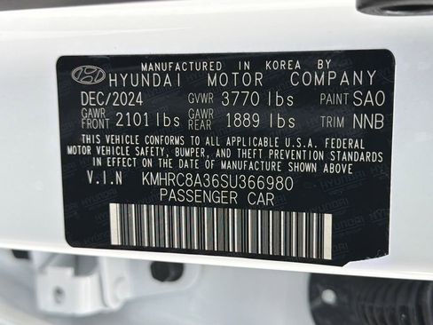 Used 2025 Hyundai Venue Limited image 39