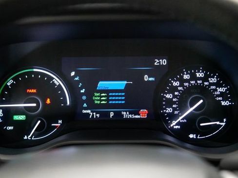 Used 2025 Toyota Sienna XLE FWD image 6