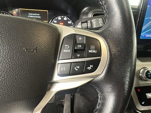 Used 2022 Ford Explorer XLT AWD/4WD image 17