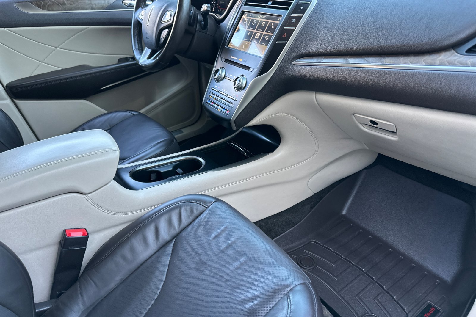 Used 2019 Lincoln MKC Reserve FWD image 17