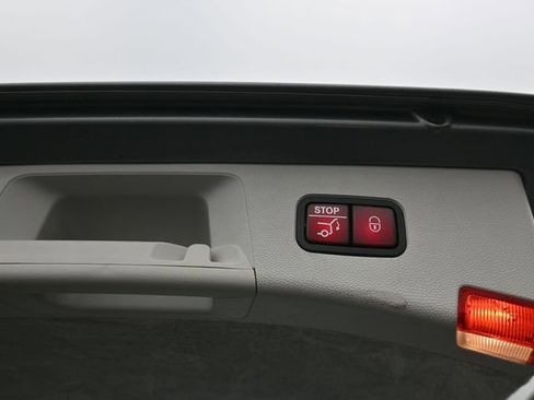 Used 2015 Mercedes-Benz E 350 4MATIC Wagon image 36