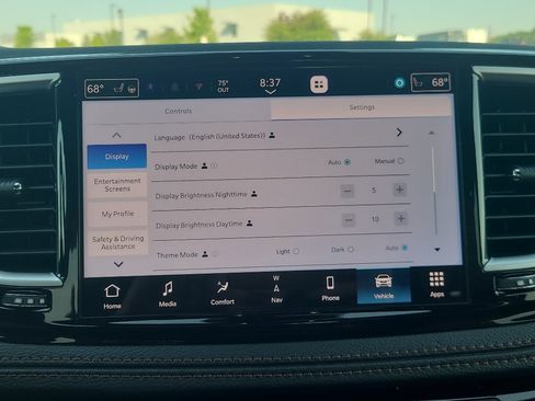 New 2026 Chrysler Pacifica Pinnacle w/ Trailer Tow Group AWD/4WD image 27