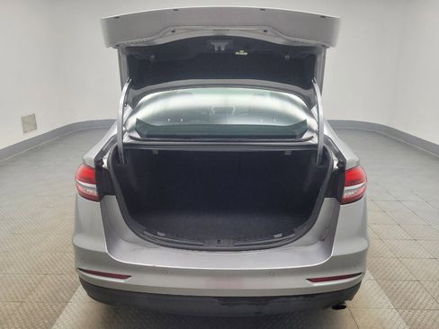Used 2020 Ford Fusion SE FWD image 29