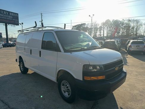 Used 2022 Chevrolet Express 2500 w/ Driver Convenience Package image 3