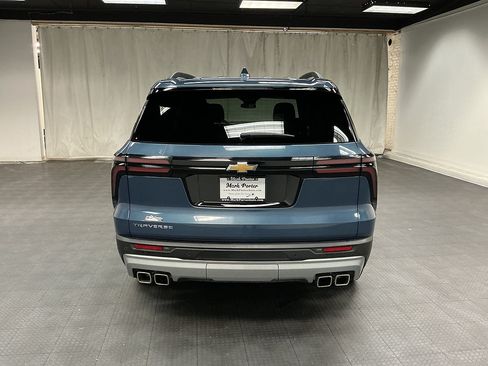 Certified 2025 Chevrolet Traverse LT w/ Driver Confidence Package FWD image 4