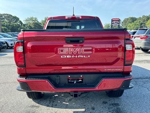 Used 2024 GMC Canyon Denali AWD/4WD image 7