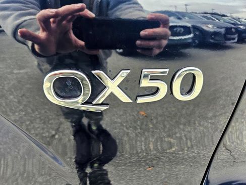 New 2025 INFINITI QX50 Luxe image 15