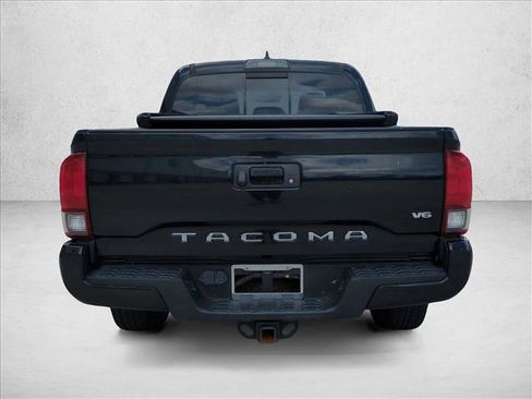 Used 2019 Toyota Tacoma TRD Sport AWD/4WD image 6