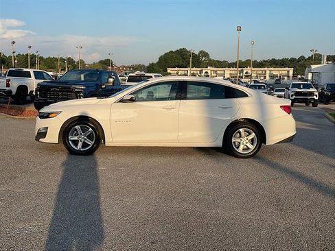 Used 2024 Chevrolet Malibu LT image 4