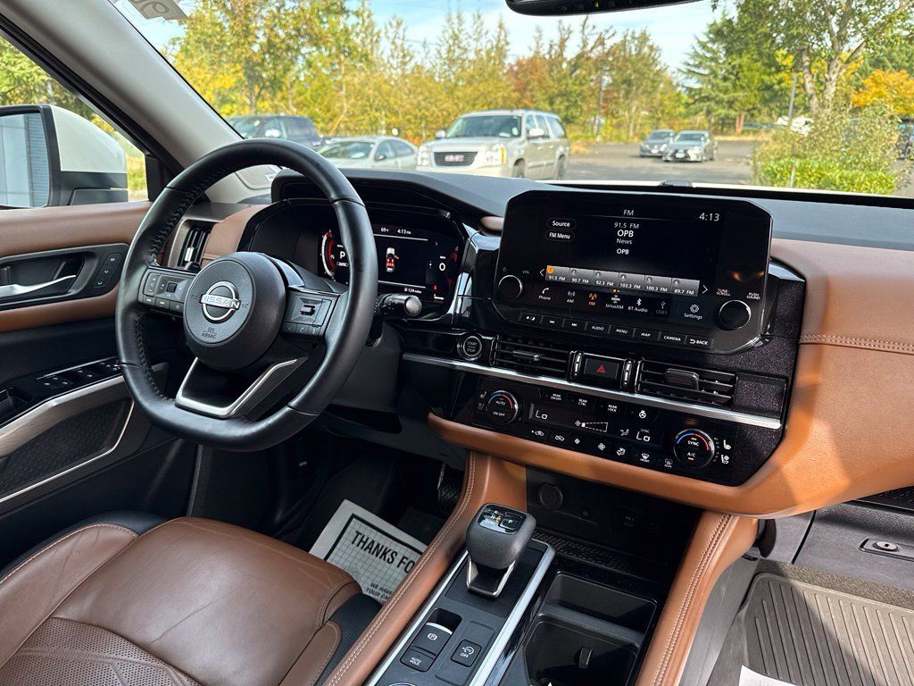Used 2022 Nissan Pathfinder Platinum AWD/4WD image 20