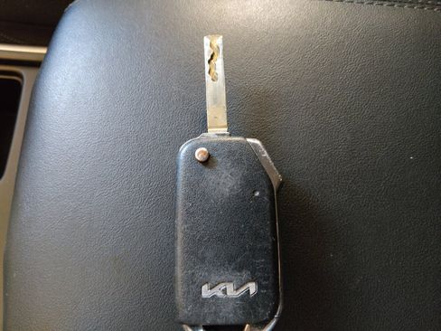 Used 2023 Kia Sorento LX AWD/4WD image 32