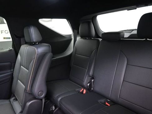 New 2026 Chevrolet Traverse High Country image 9