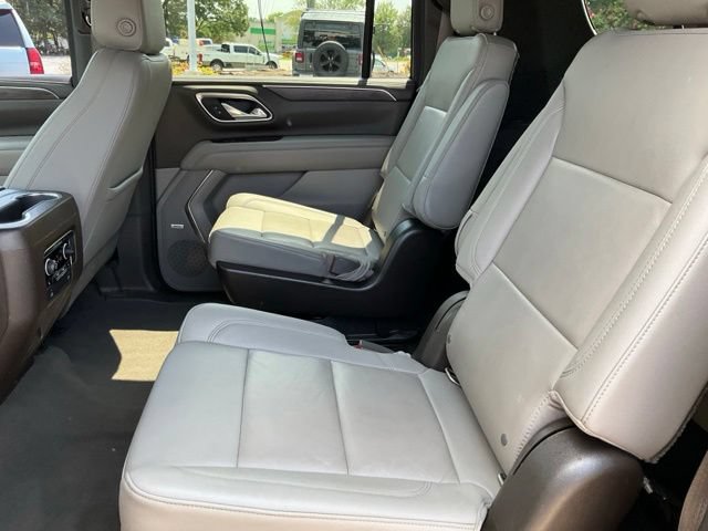 Used 2021 Chevrolet Suburban Z71 w/ Z71 Off-Road Package AWD/4WD image 16