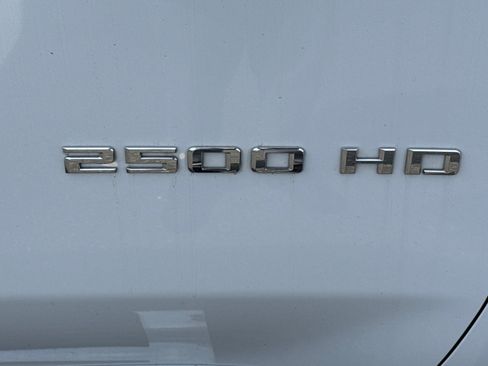 Used 2024 Chevrolet Silverado 2500 LT AWD/4WD image 9