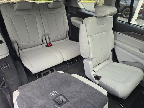 Used 2023 Jeep Grand Cherokee L Overland w/ Advanced Protech Group III image 46