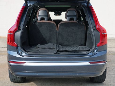 Used 2023 Volvo XC90 T8 Core AWD/4WD image 10