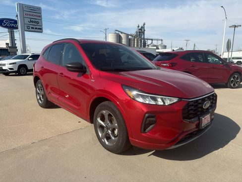 Used 2023 Ford Escape ST-Line w/ Tech Pack #1 AWD/4WD image 2